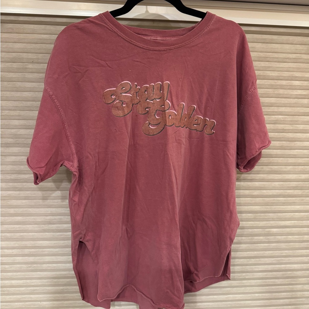 Pebby Forevee Stay Golden Women's Short Sleeve Slid Slit Tee - Dusty Red